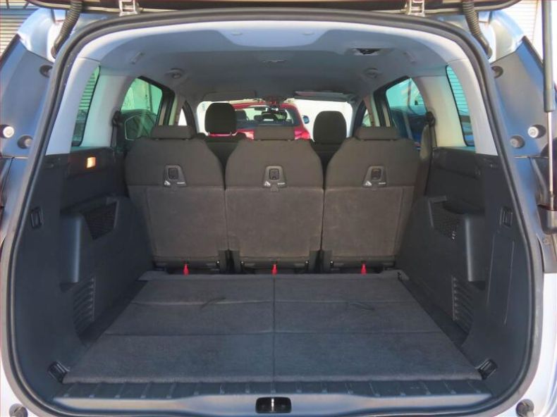 Peugeot 5008 - hlavní fotka