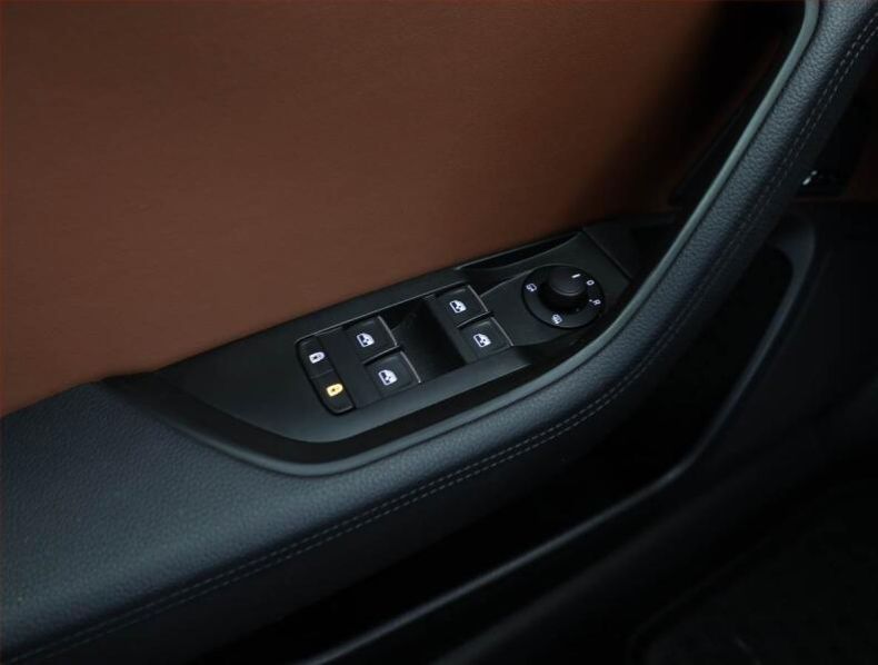 Škoda Superb - hlavní foto