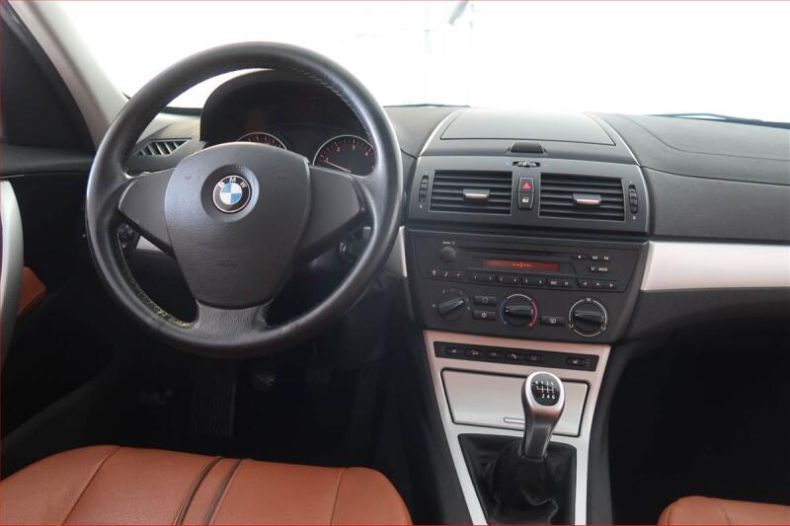 BMW X3 - hlavní fotka