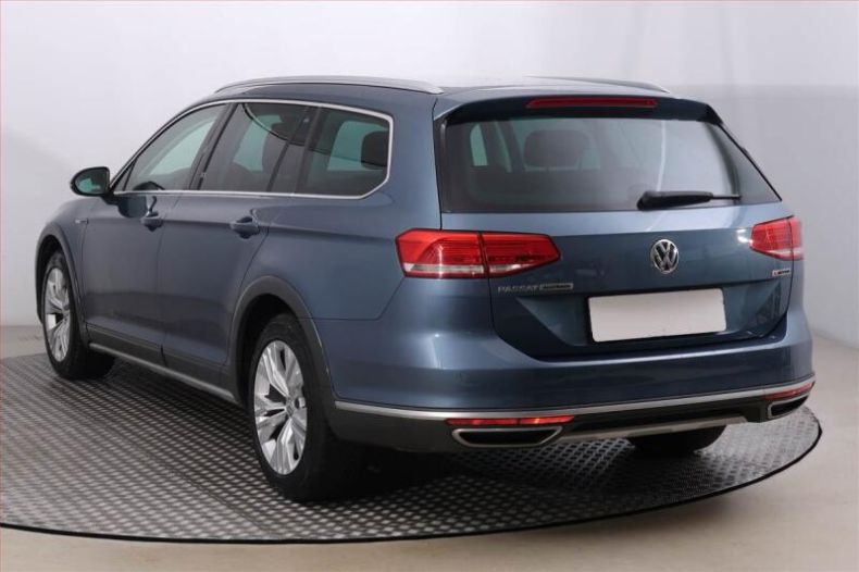 Volkswagen Passat - hlavní fotka