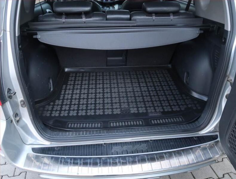 Toyota RAV 4 - hlavní fotka