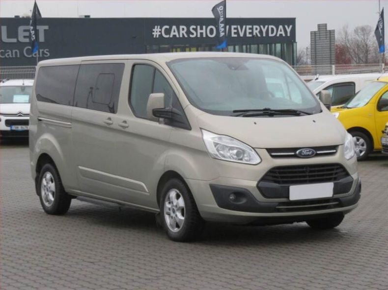 Ford Tourneo - hlavní foto