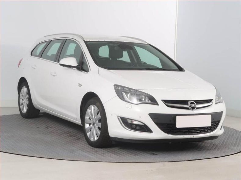 Opel Astra - hlavní fotka