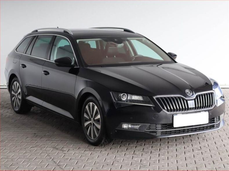 Škoda Superb - hlavní foto