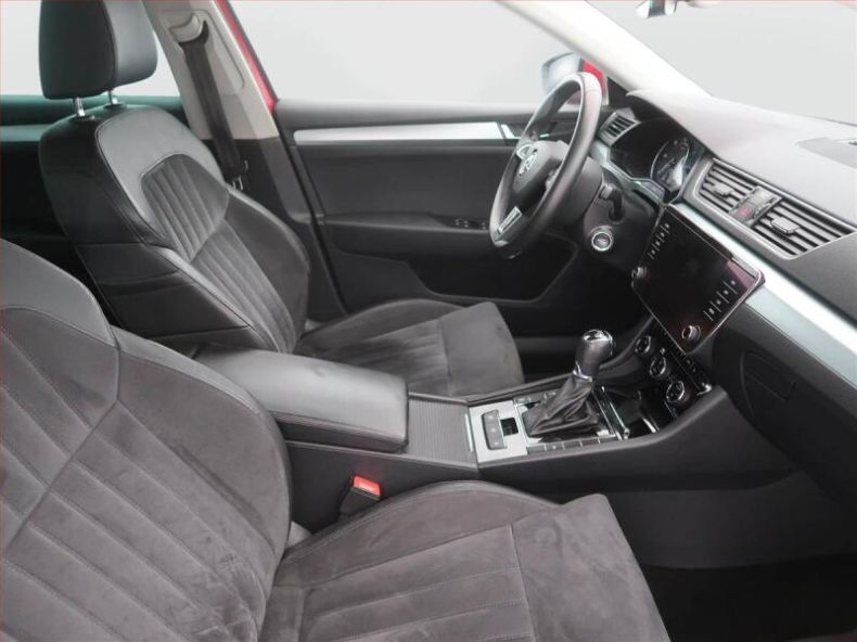 Škoda Superb - hlavní fotka