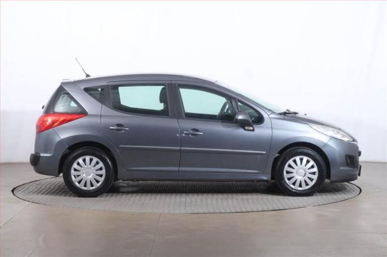 Peugeot 207 - hlavní fotka