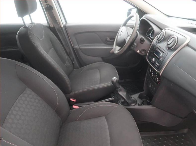 Dacia Logan - hlavní fotka