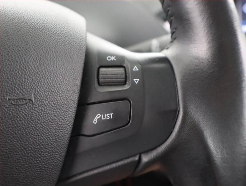 Peugeot 2008 - hlavní fotka