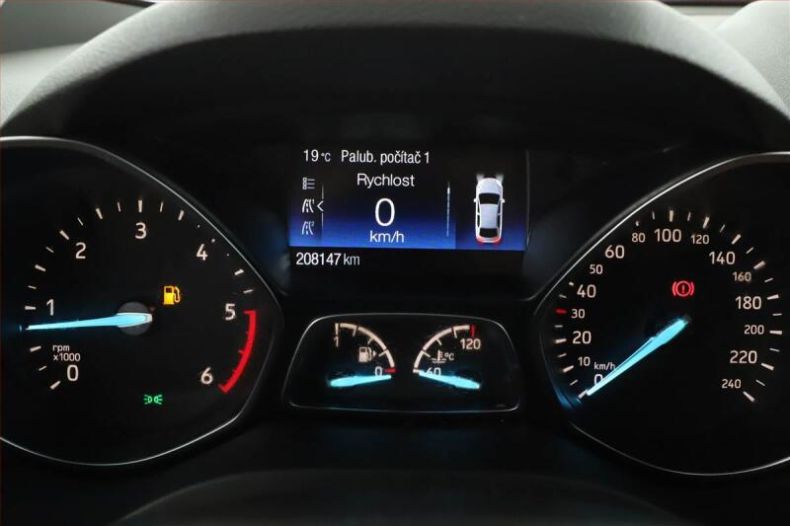 Ford Kuga - hlavní fotka