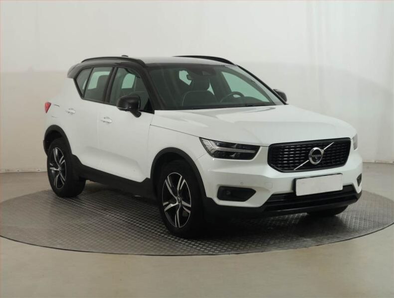 Volvo XC40 - hlavní foto