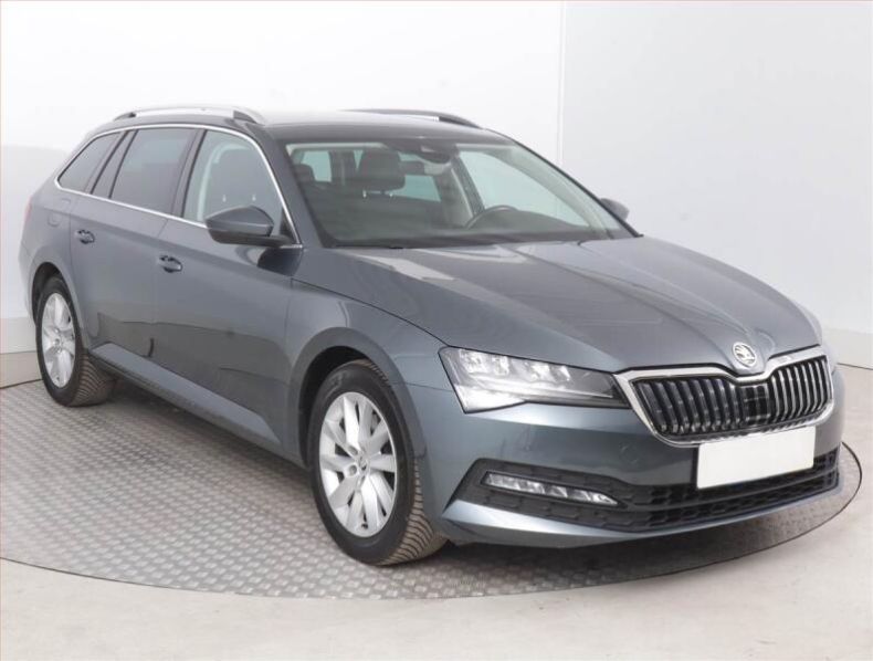 Škoda Superb - hlavní foto