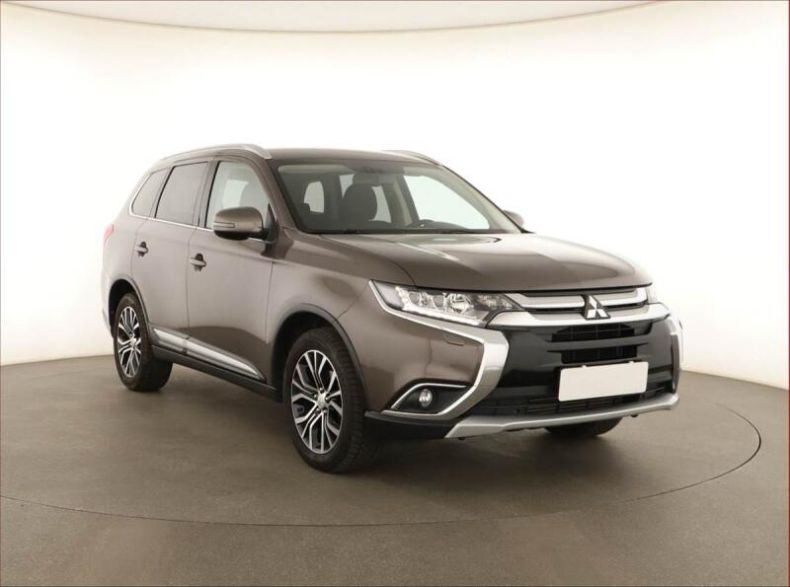 Mitsubishi Outlander - hlavní foto