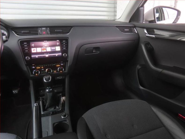 Škoda Octavia - hlavní fotka