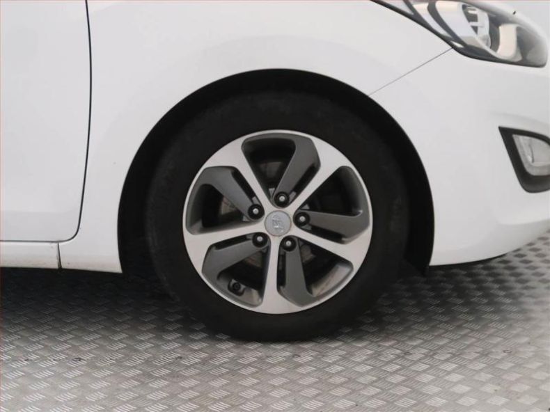 Hyundai i30 - hlavní fotka