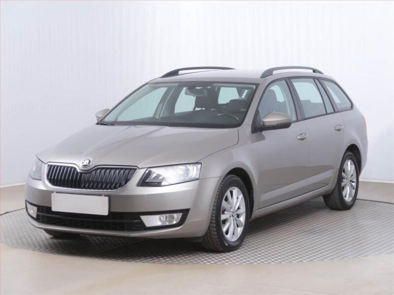 Škoda Octavia - hlavní fotka