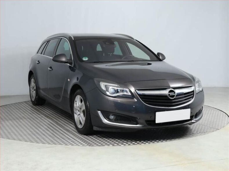 Opel Insignia - hlavní foto