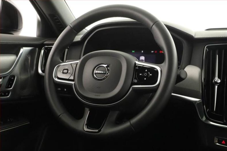 Volvo S90 - hlavní fotka