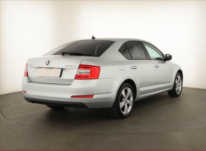 Škoda Octavia - hlavní fotka