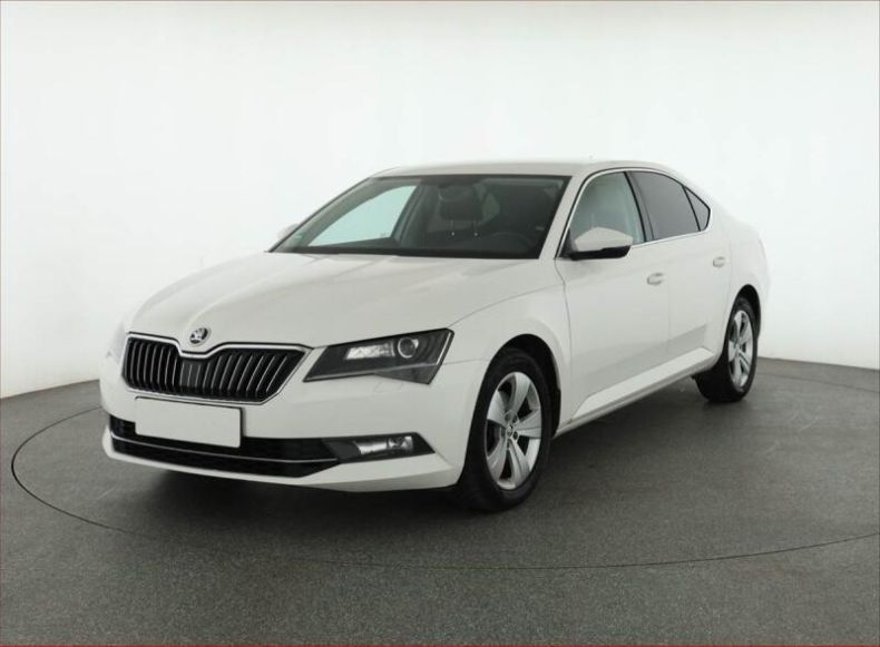 Škoda Superb - hlavní fotka