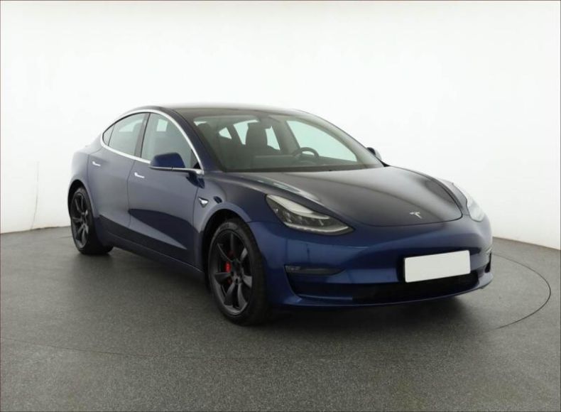 Tesla Model 3 - hlavní foto