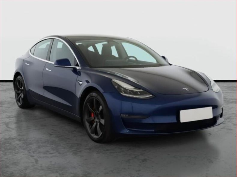 Tesla Model 3 - hlavní foto