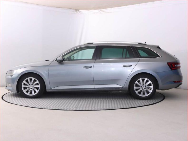 Škoda Superb - hlavní fotka