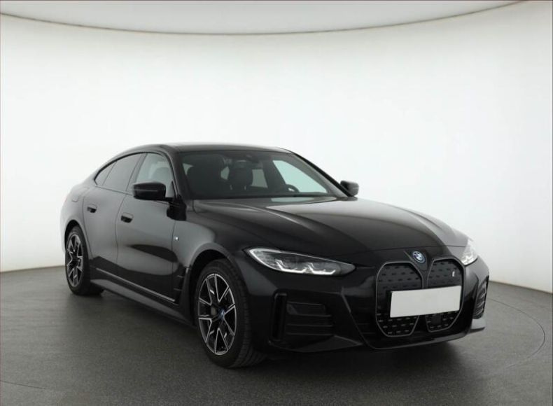BMW i4 - hlavní foto