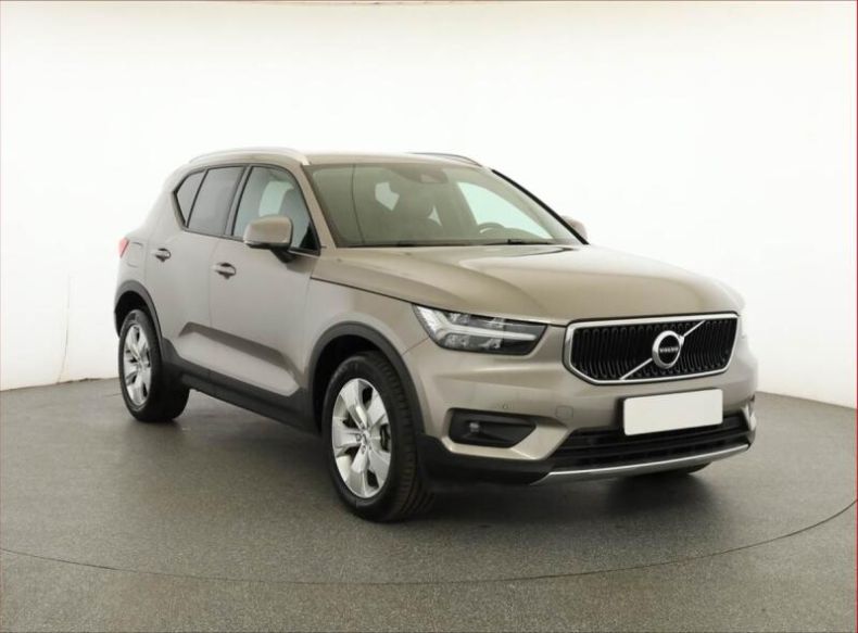 Volvo XC40 - hlavní foto