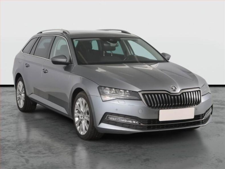 Škoda Superb - hlavní foto