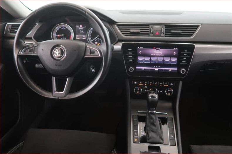 Škoda Superb - hlavní fotka