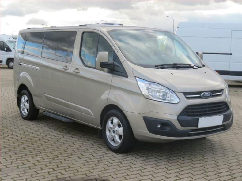 Ford Tourneo - hlavní foto