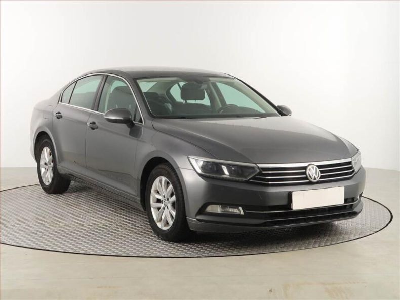 Volkswagen Passat - hlavní fotka inzerátu