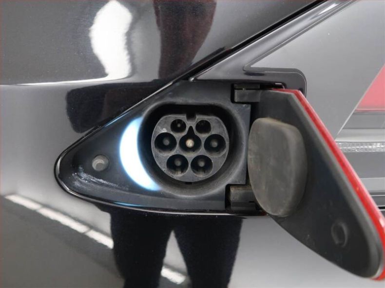 Tesla Model X - hlavní fotka