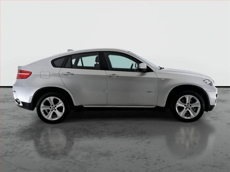 BMW X6 - hlavní fotka