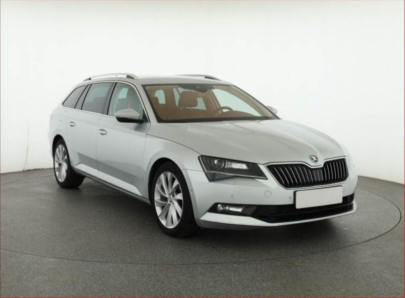 Škoda Superb - hlavní fotka