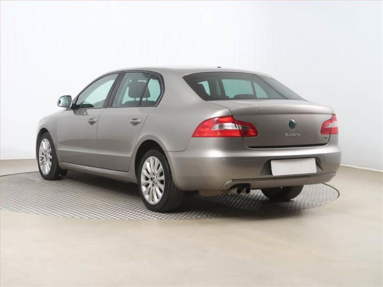 Škoda Superb - hlavní fotka