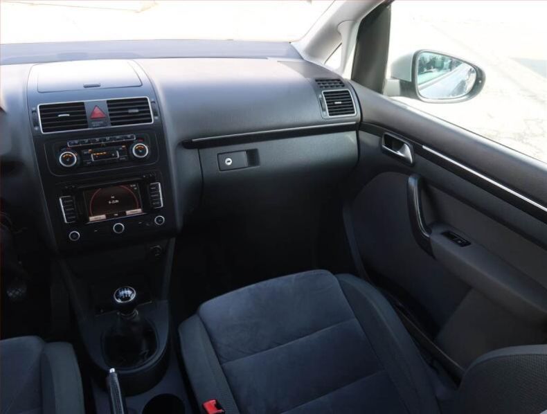 Volkswagen Touran - hlavní fotka