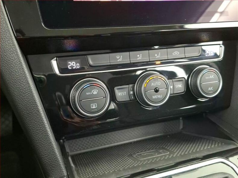 Volkswagen Passat - hlavní fotka