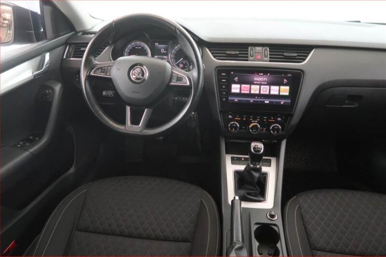 Škoda Octavia - hlavní fotka