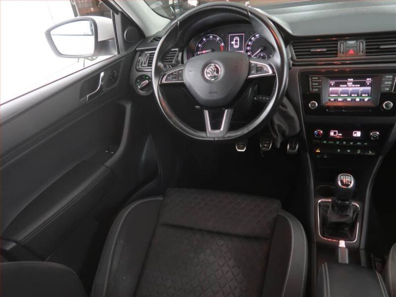 Škoda Rapid - hlavní foto