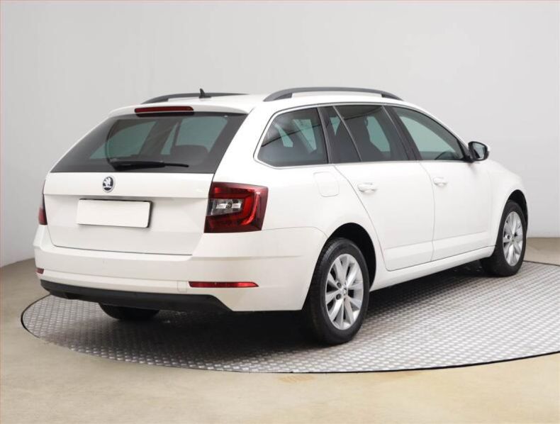 Škoda Octavia - hlavní fotka