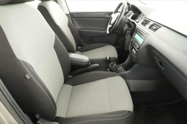 Škoda Rapid - hlavní fotka