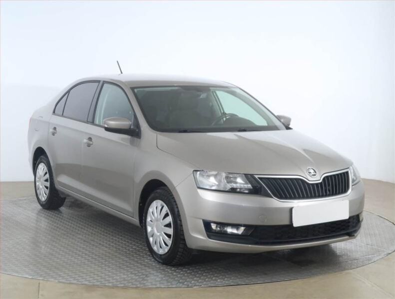 Škoda Rapid - hlavní foto