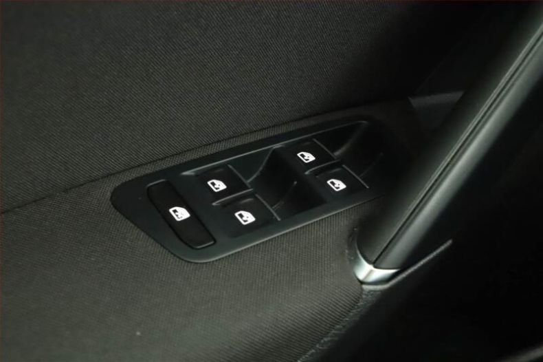 Volkswagen Golf - hlavní fotka