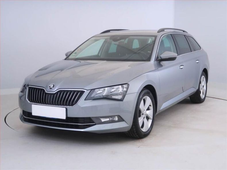 Škoda Superb - hlavní fotka