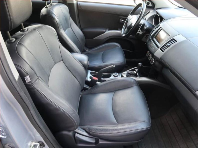 Mitsubishi Outlander - hlavní fotka