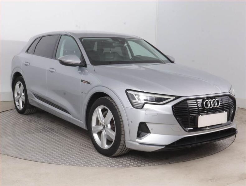 Audi E-tron - hlavní foto