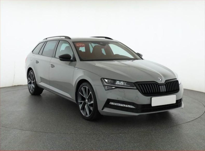 Škoda Superb - hlavní foto