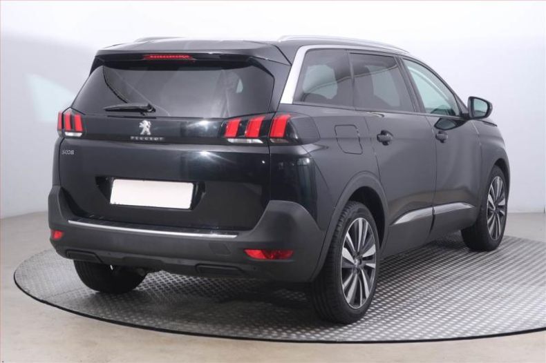 Peugeot 5008 - hlavní fotka