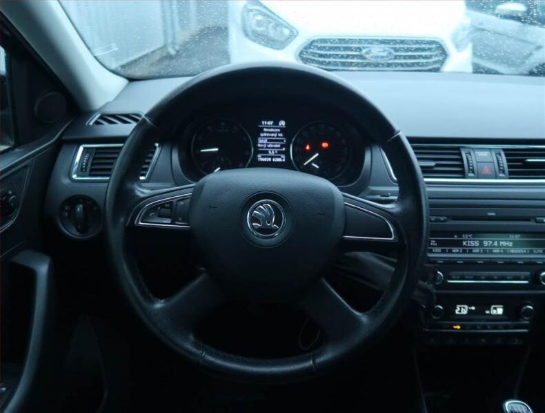 Škoda Rapid - hlavní fotka